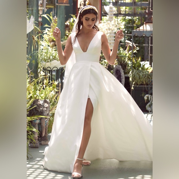 Watters Dresses & Skirts - Wtoo by Watters Travers gown - size 4